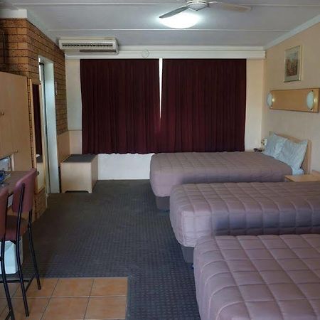 Nandewar Motor Inn Наррабрай Екстер'єр фото